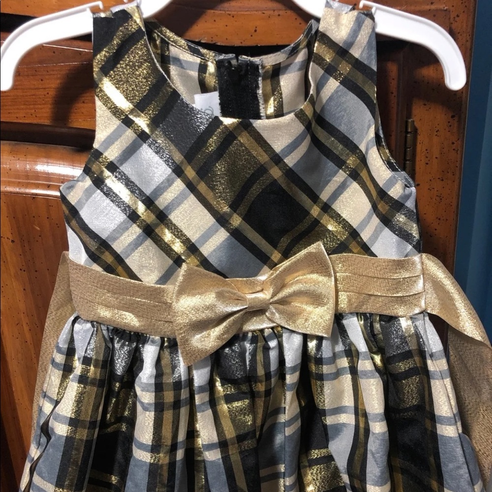 Girls dress - Picture 2 of 4